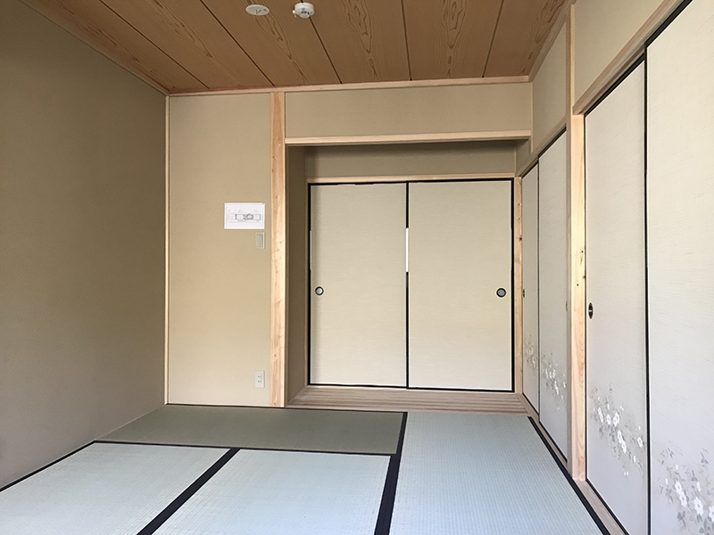 京町屋を改修したゲストハウス　居室