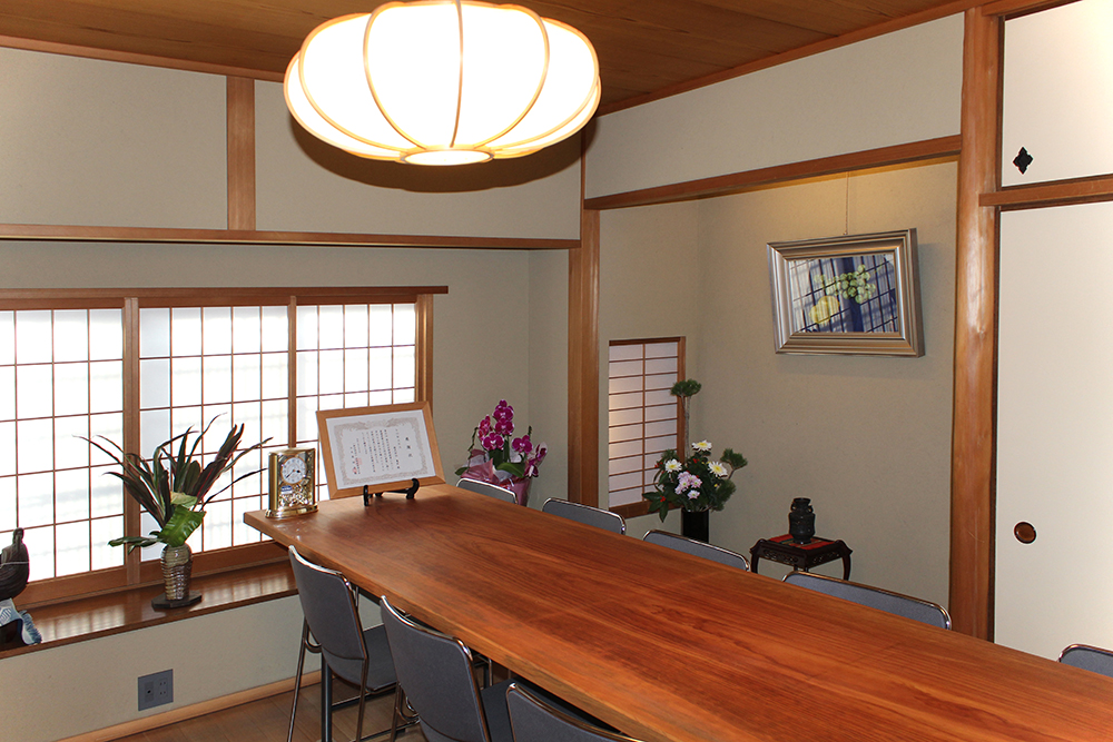 会議室　内法材（台湾桧）